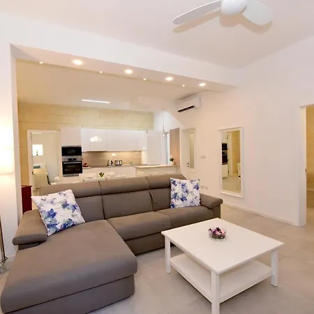 Luxury Maisonette *