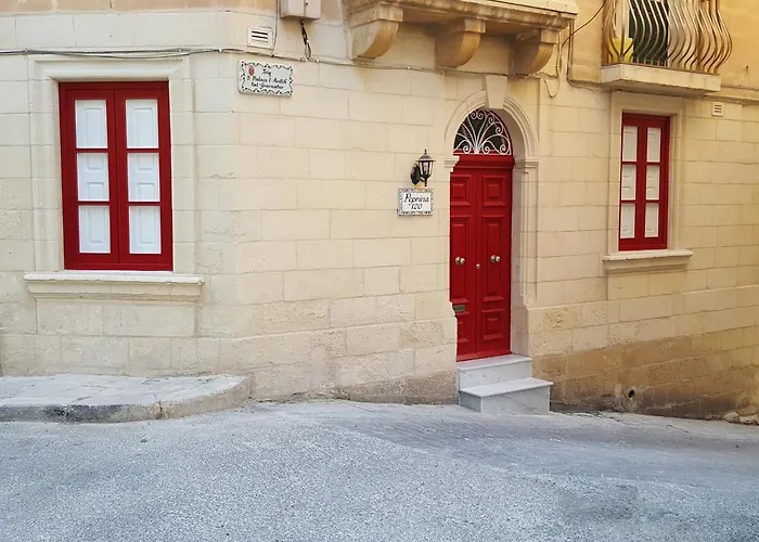 Luxury Maisonette Apartment *